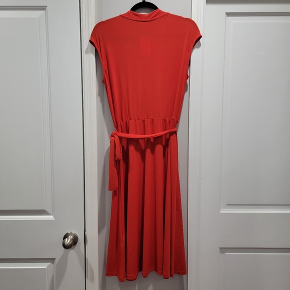 H&M Sleeveless V-Neck Faux Wrap Dress - Picture 8 of 10